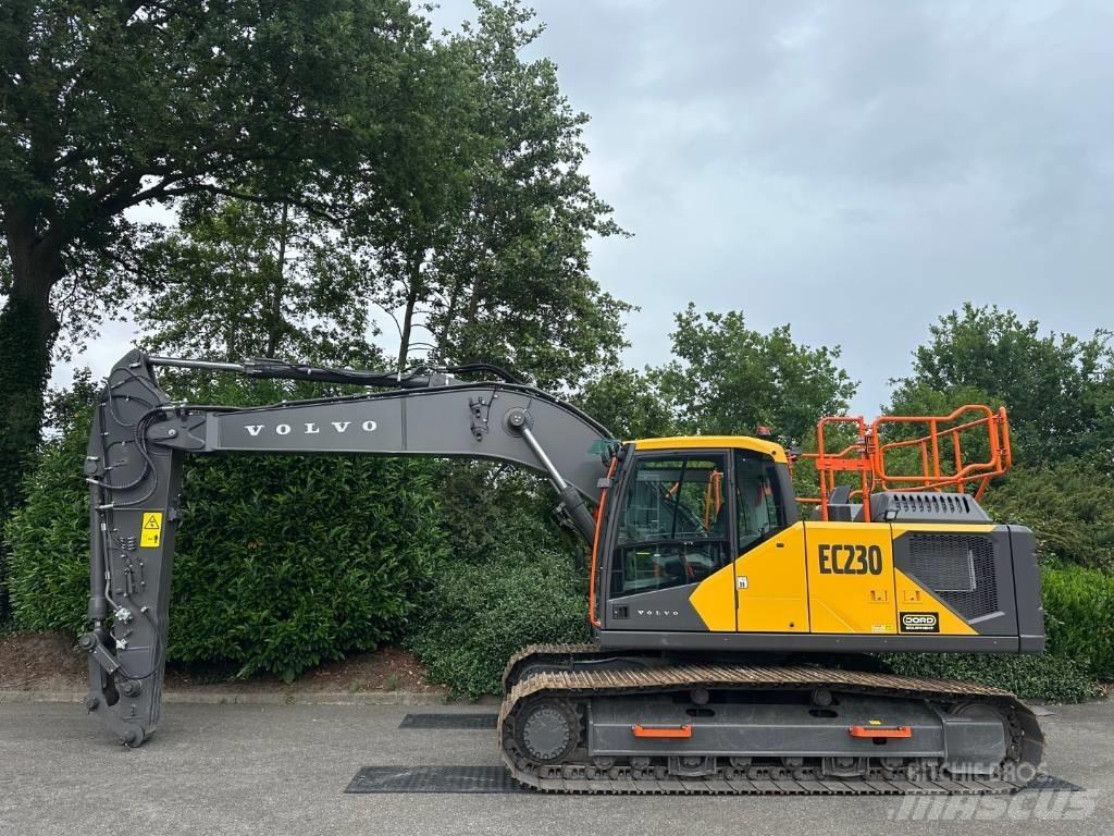Volvo EC 230 Bagri goseničarji