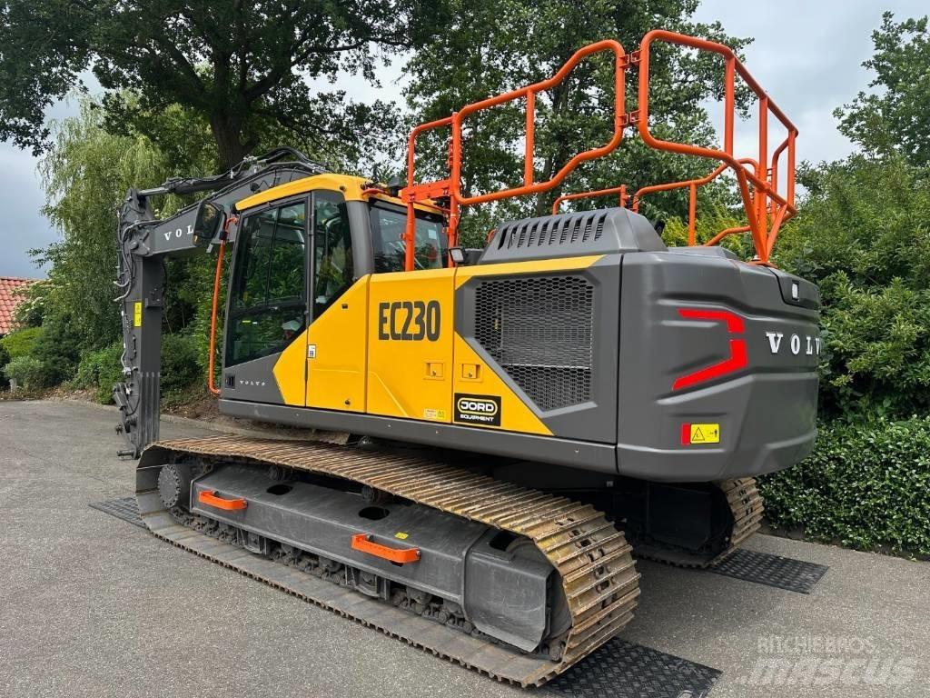 Volvo EC 230 Bagri goseničarji