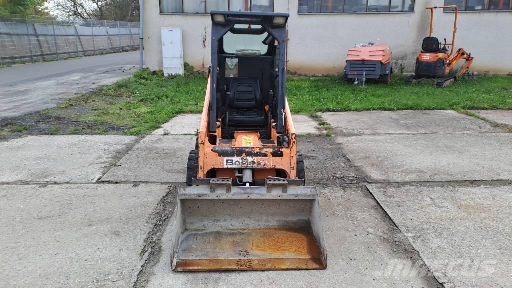 Bobcat s 70 Skid steer mini nakladalci