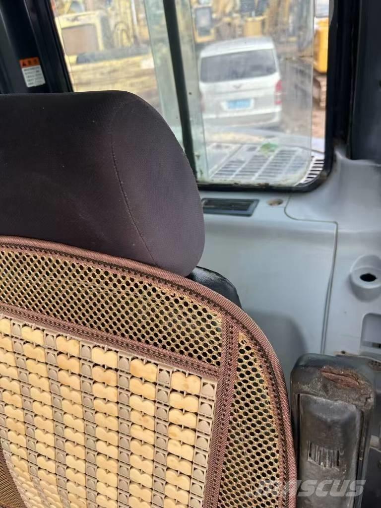 Komatsu PC 128 US Bagri goseničarji
