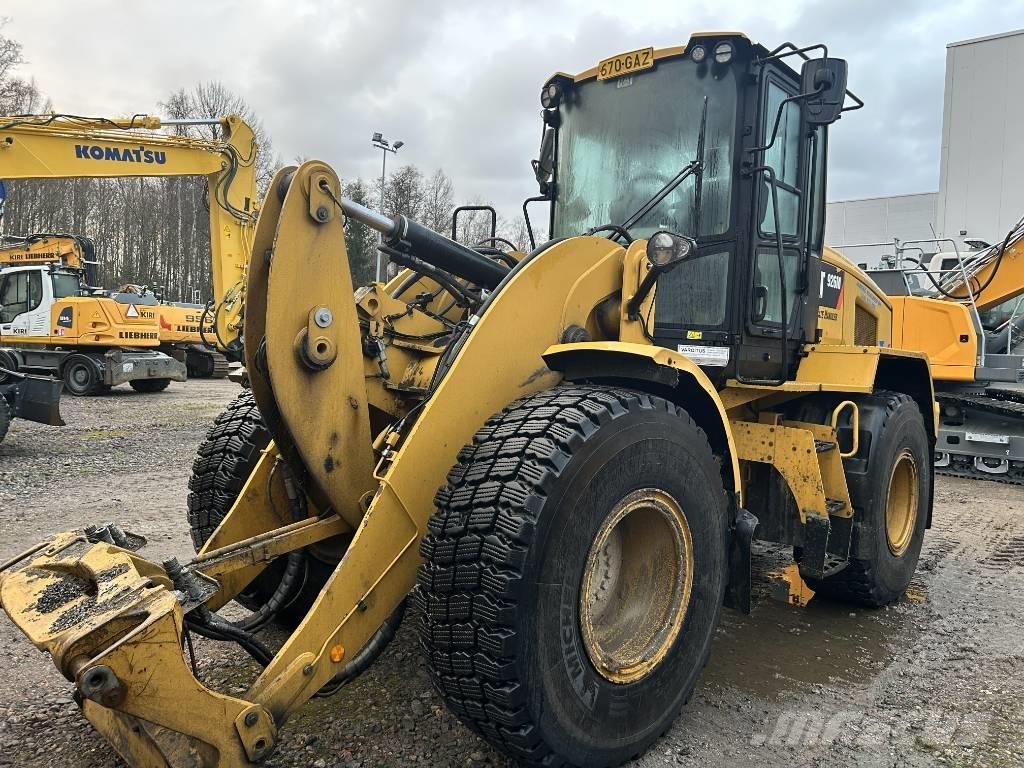 CAT 926 Kolesni nakladalci