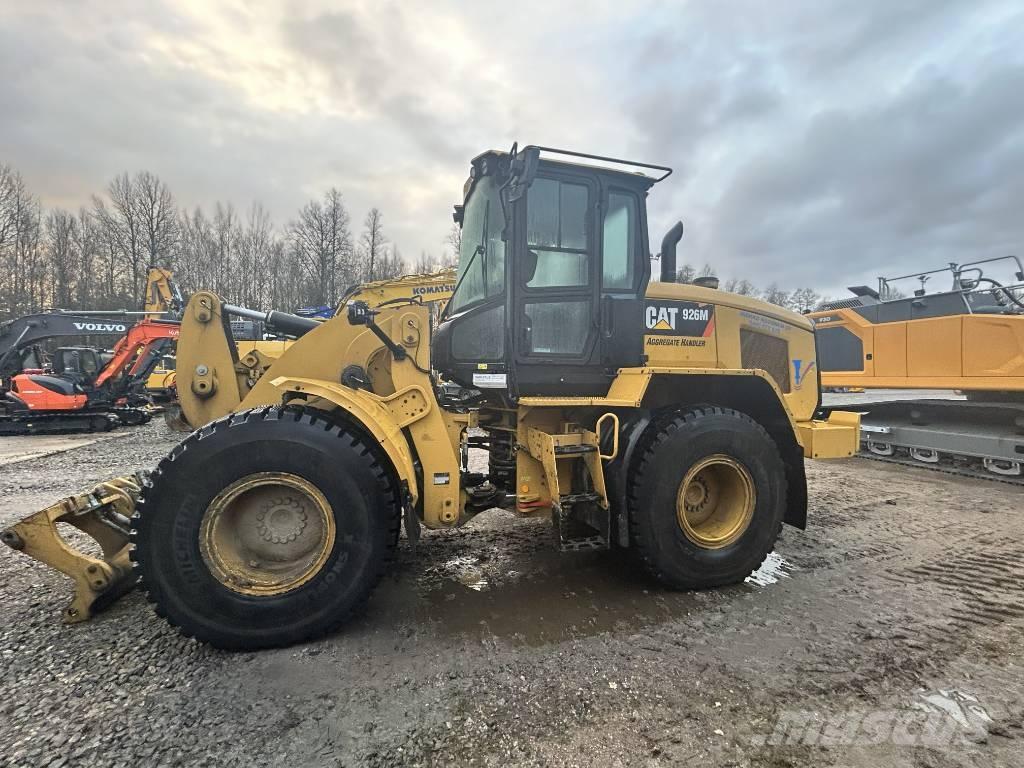 CAT 926 Kolesni nakladalci