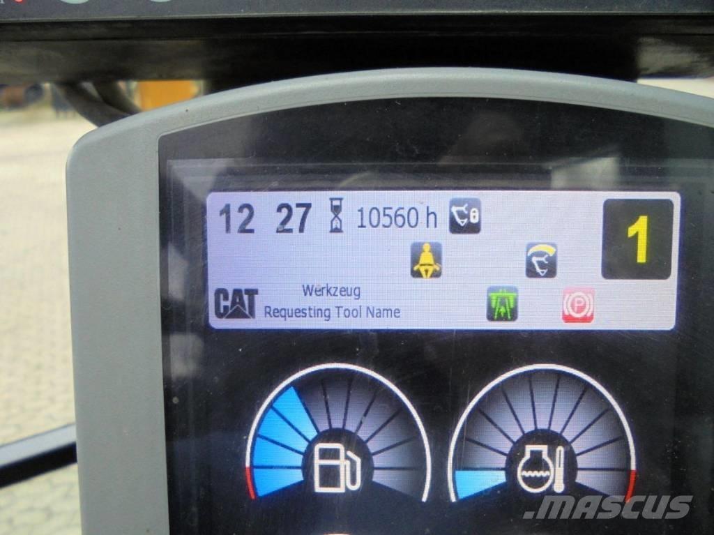 CAT M 317 Bagri na kolesih