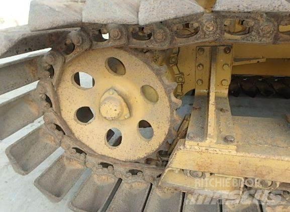 Mitsubishi BD2G Buldožerji goseničarji