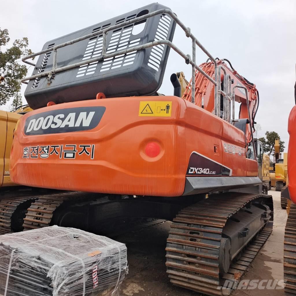 Doosan DX300LC-9C Bagri goseničarji