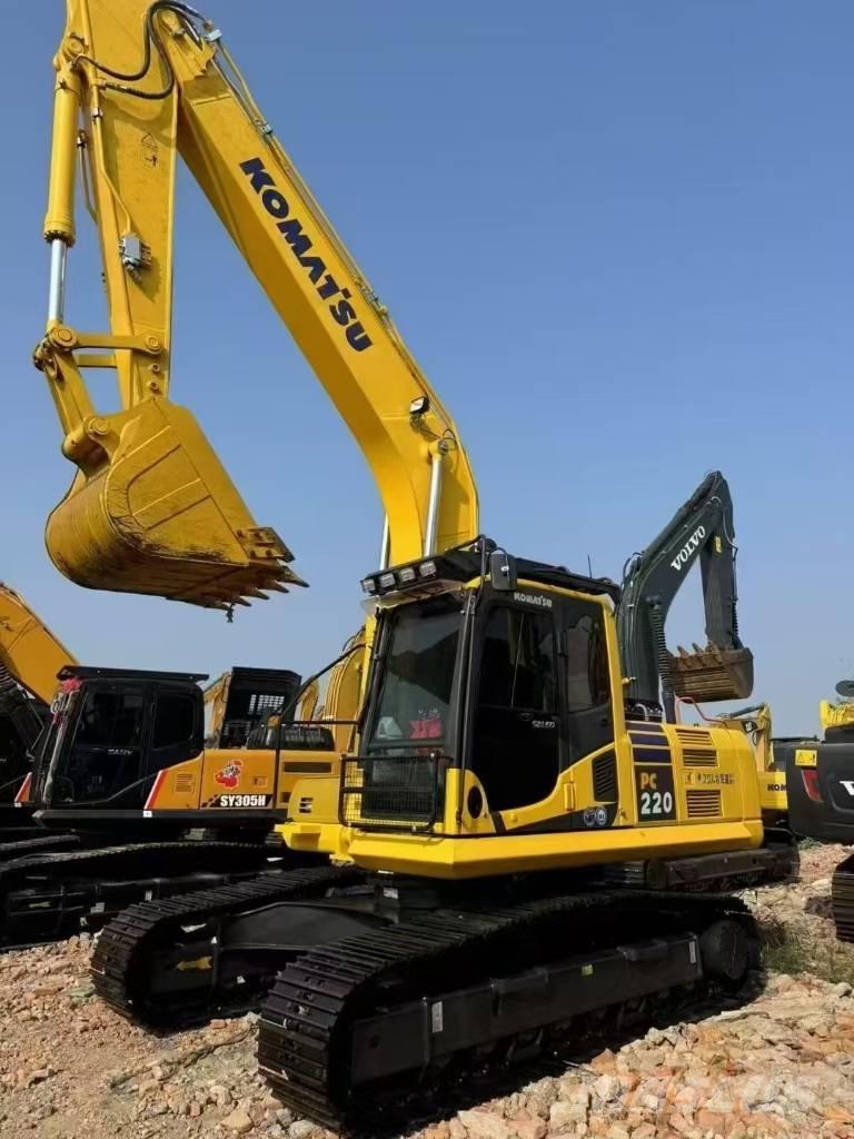 Komatsu PC 220 Bagri goseničarji