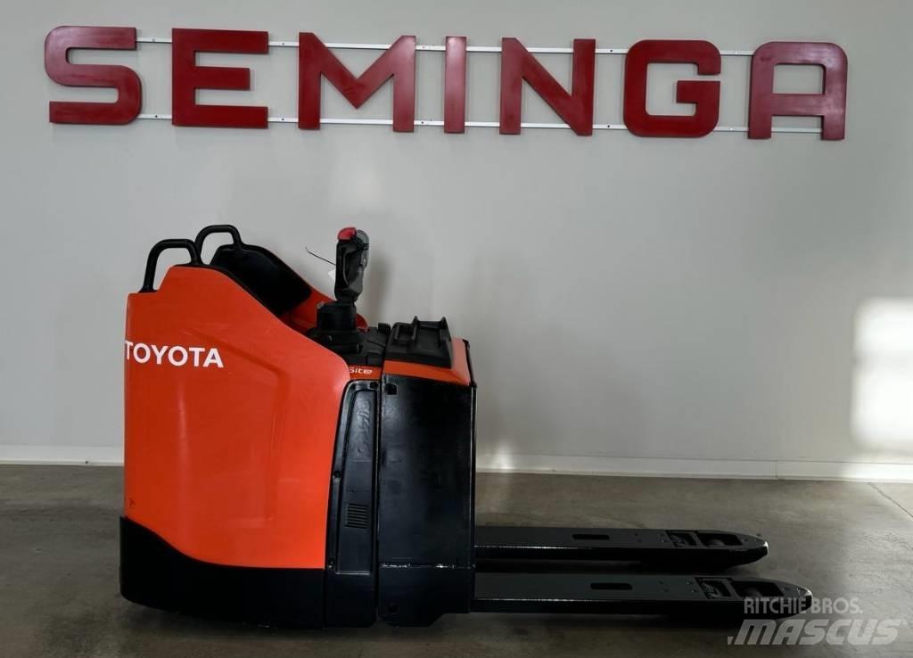 Toyota 10545  LPE200 Električni nizko dvižni viličar