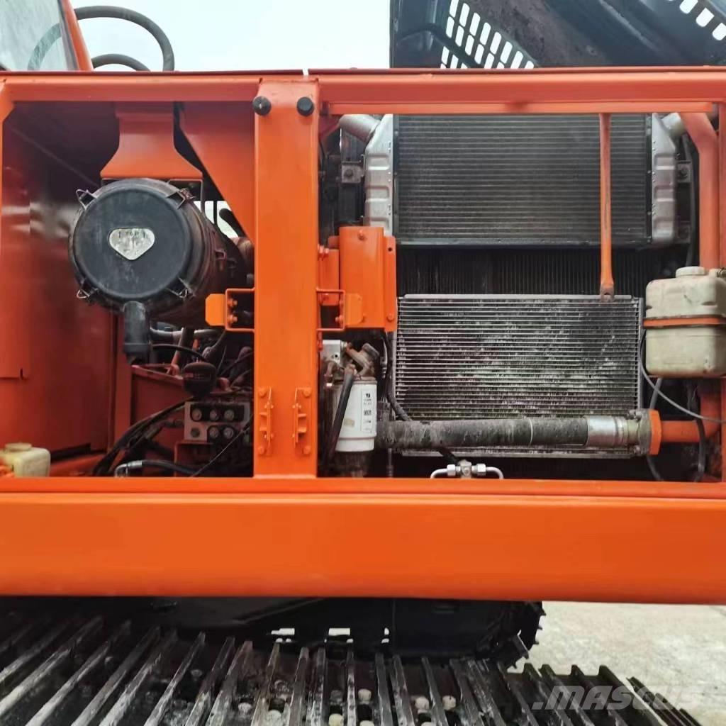 Doosan DX 225 LC Bagri goseničarji