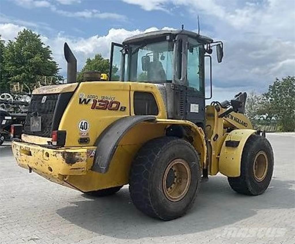 New Holland W 130B Kolesni nakladalci