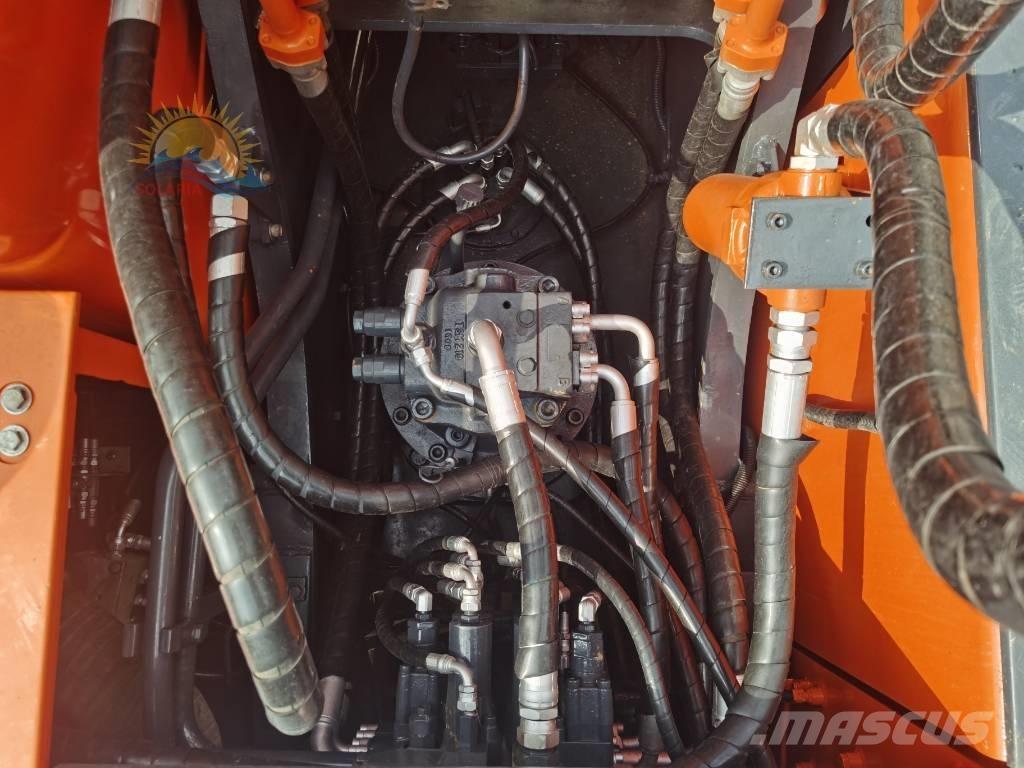 Doosan DX 300 LC Bagri goseničarji