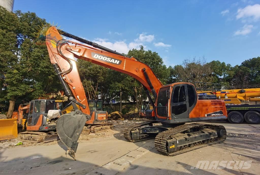 Doosan DX 300 LC Bagri goseničarji