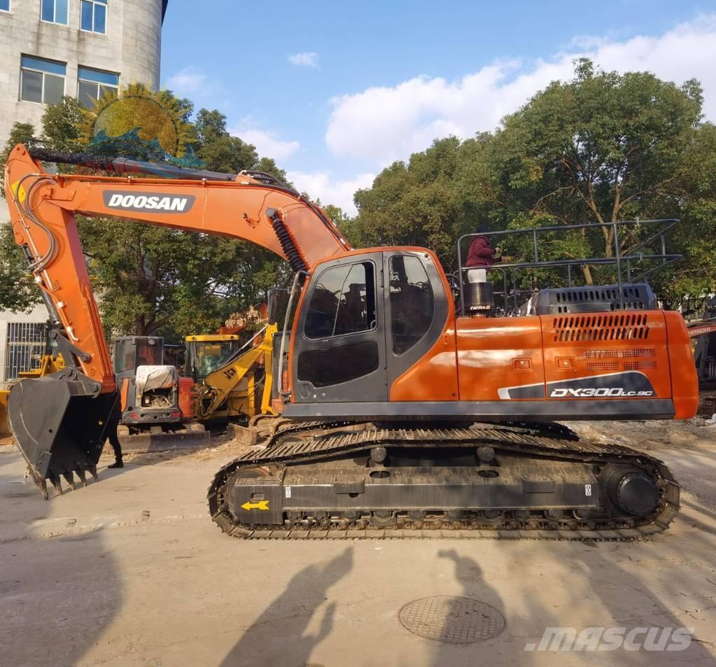 Doosan DX 300 LC Bagri goseničarji