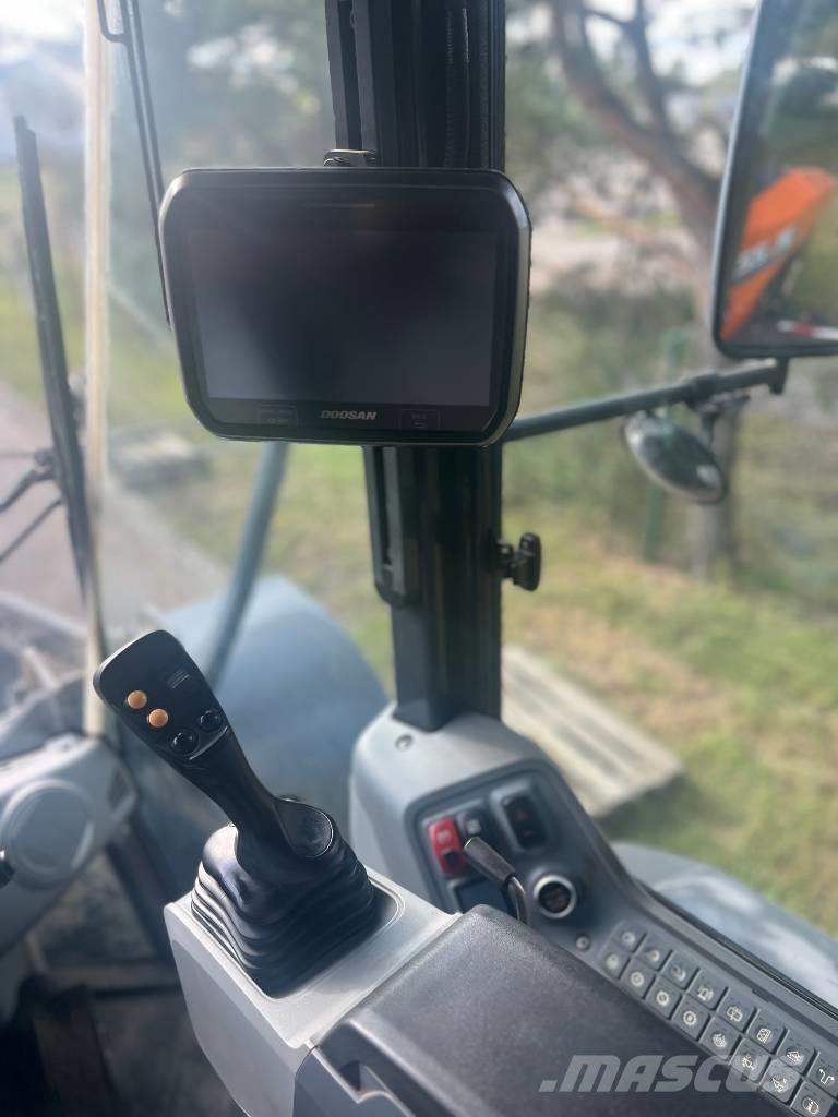 Doosan DL 220-7 Kolesni nakladalci