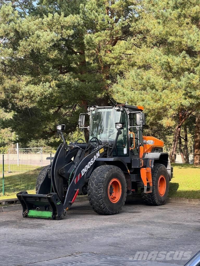 Doosan DL 220-7 Kolesni nakladalci