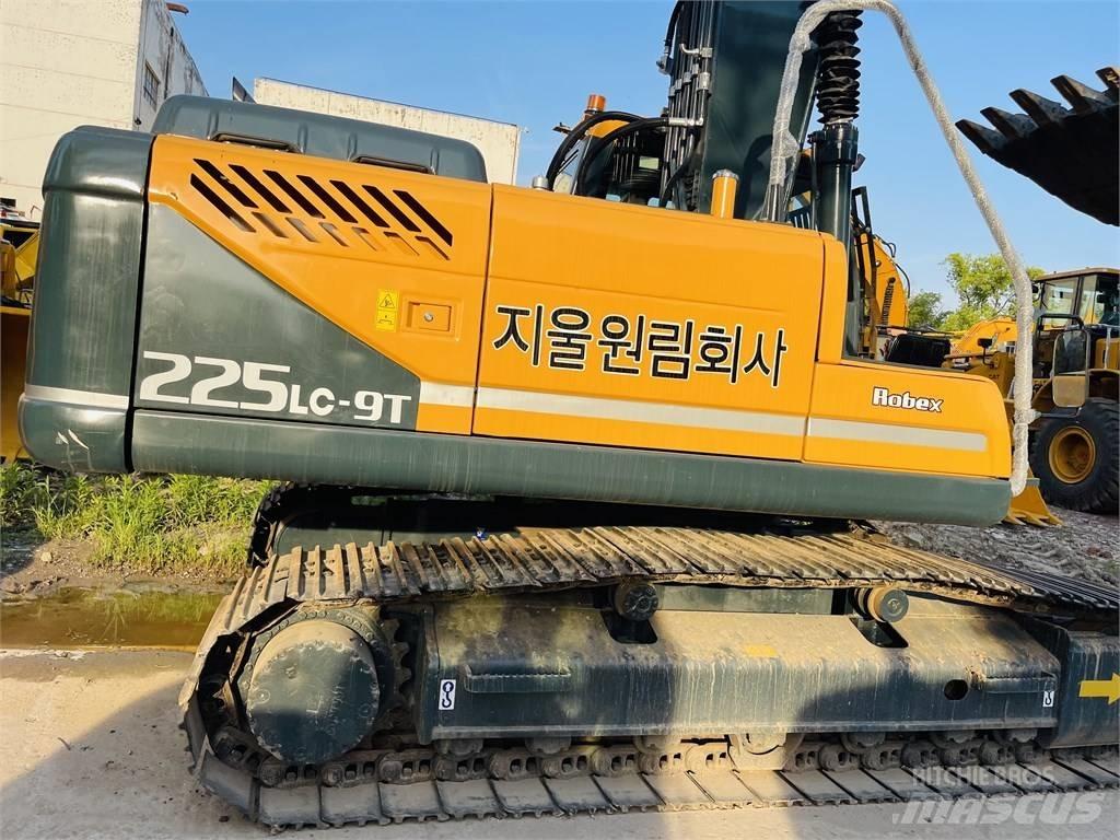 Hyundai 225 lc 9t Bagri goseničarji
