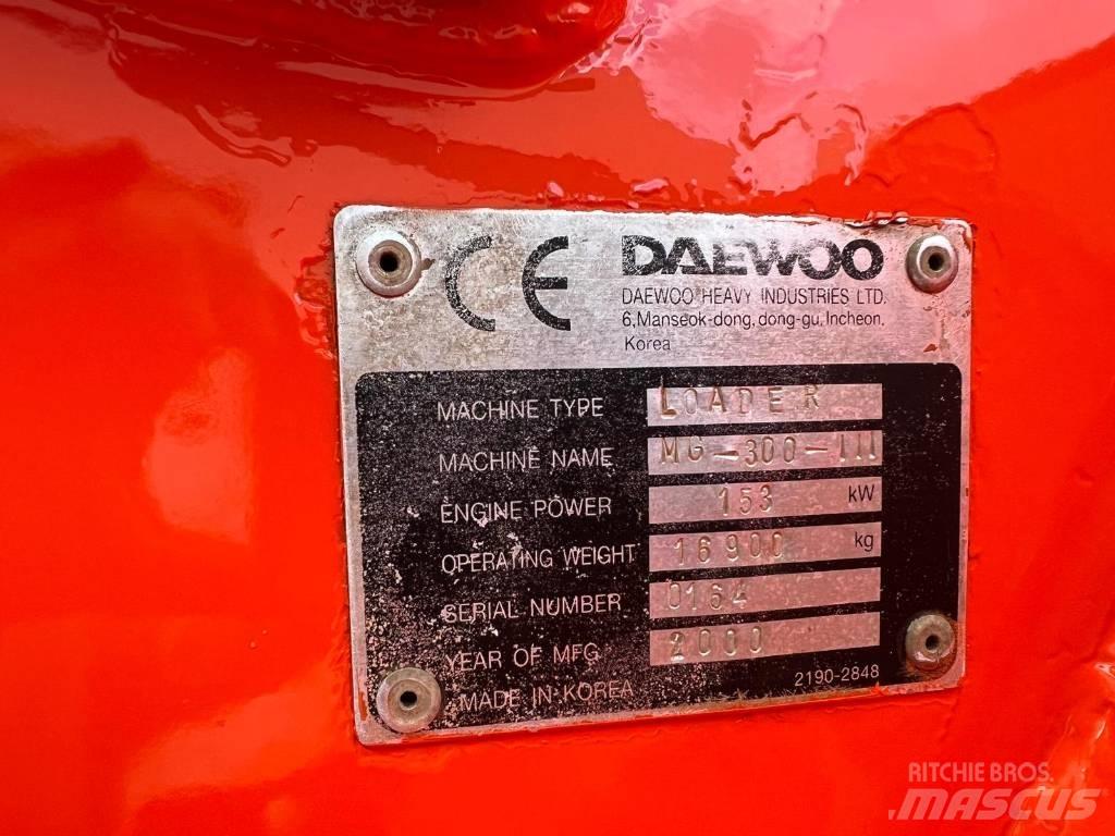 Daewoo Mega 300 III Kolesni nakladalci