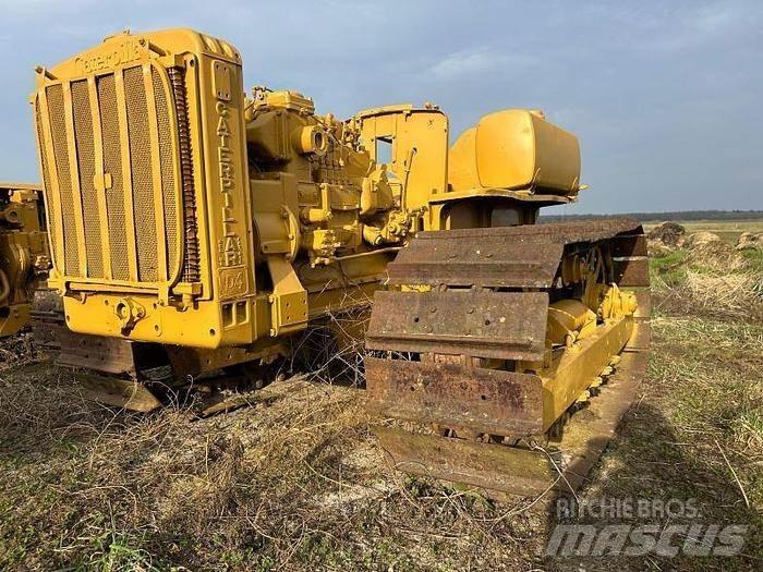CAT D4 - Buldožerji goseničarji