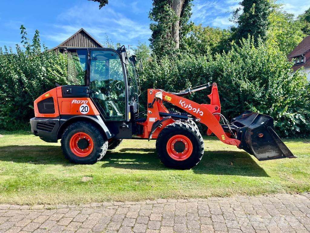 Kubota R 070 Kolesni nakladalci