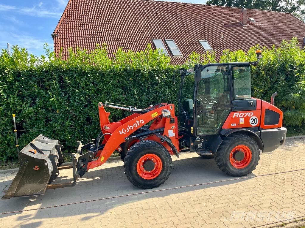 Kubota R 070 Kolesni nakladalci