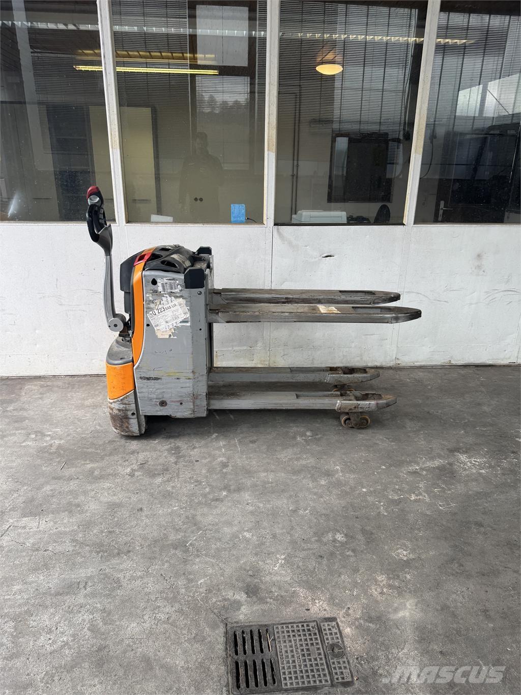 Still EXU-H18 Ročni električni viličar