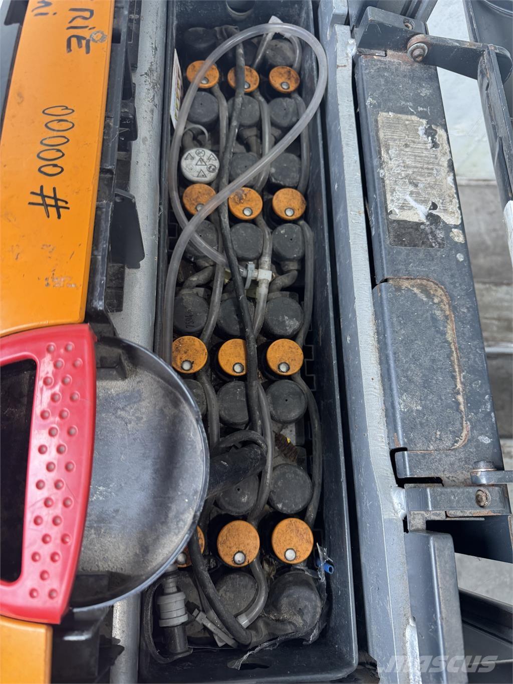 Still EXU-H18 Ročni električni viličar