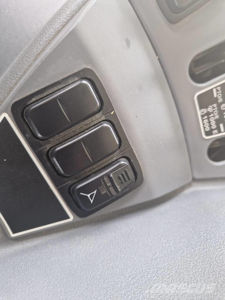 Kubota M7132 KVT Traktorji