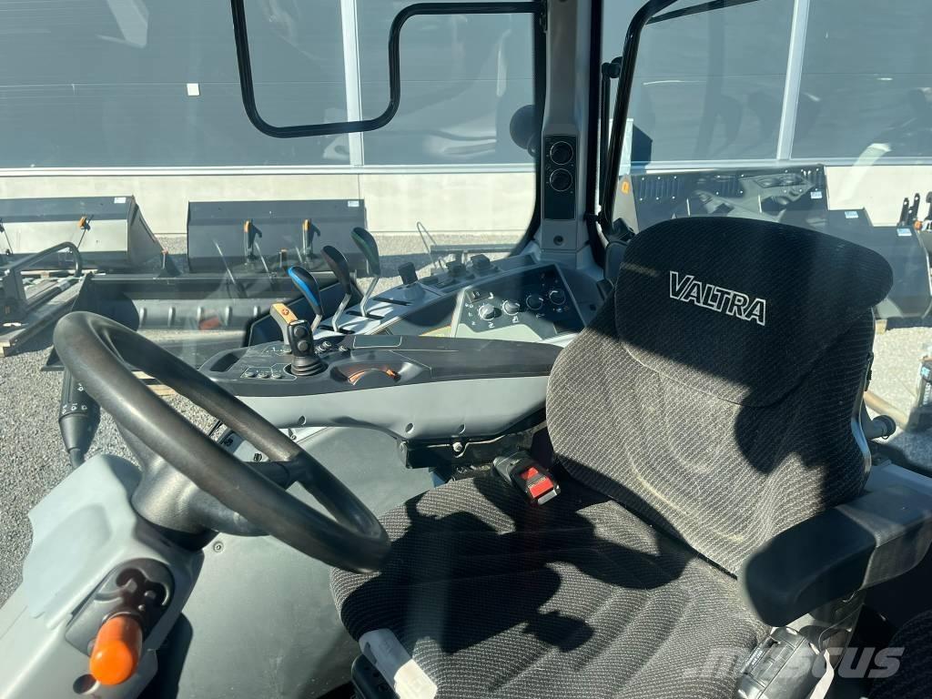 Valtra N 104 HiTech Traktorji