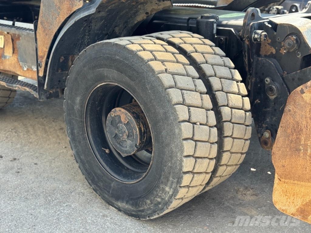 JCB 175 Bagri na kolesih