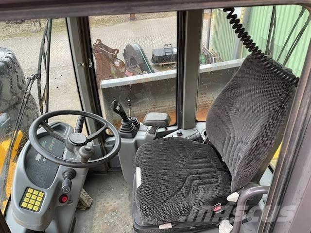 Volvo L30B PRO Kolesni nakladalci