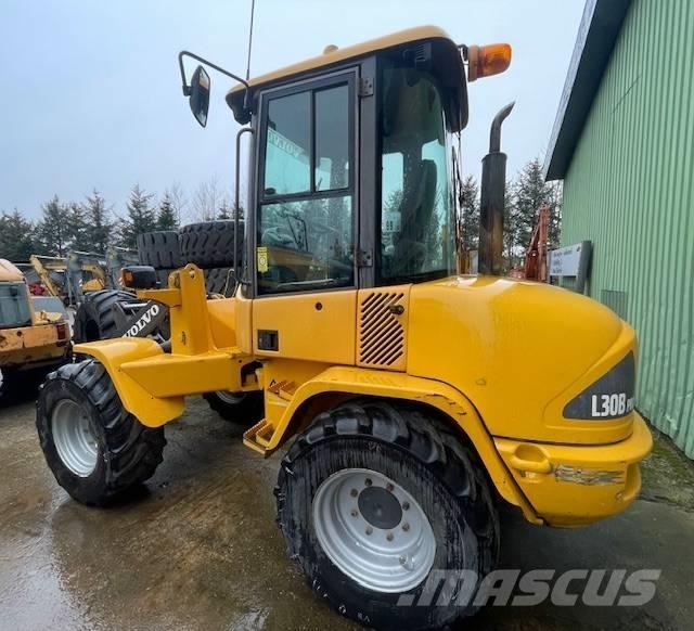 Volvo L30B PRO Kolesni nakladalci