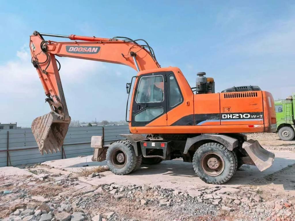 Doosan DH 210 W Bagri na kolesih
