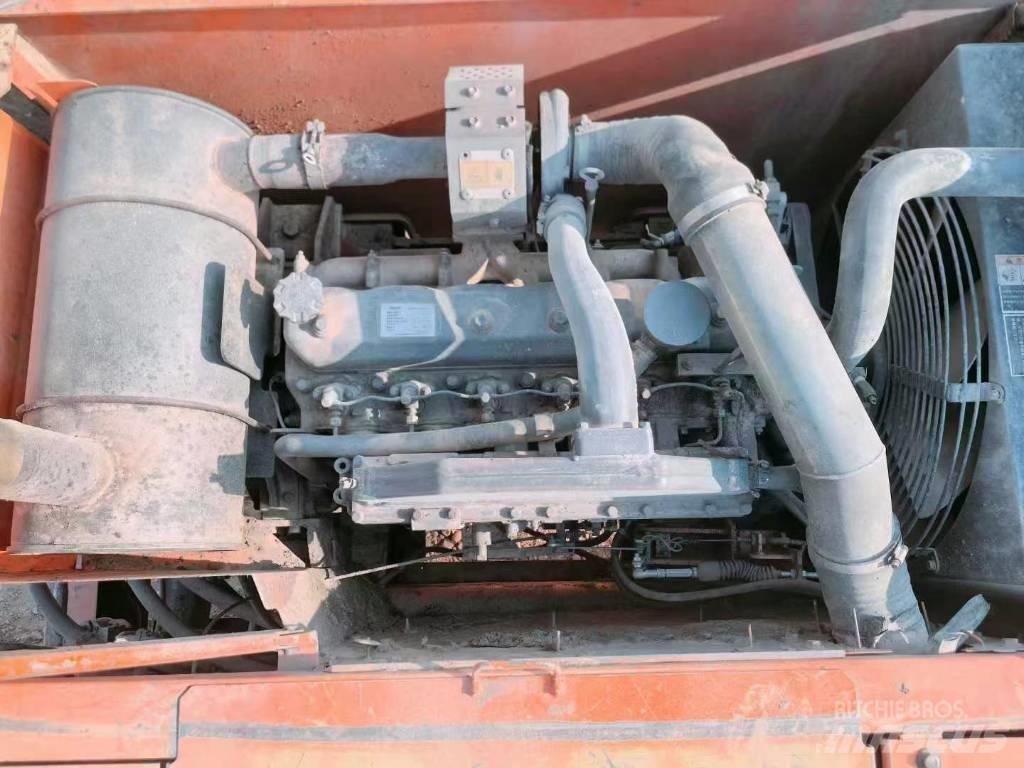 Doosan DH 210 W Bagri na kolesih