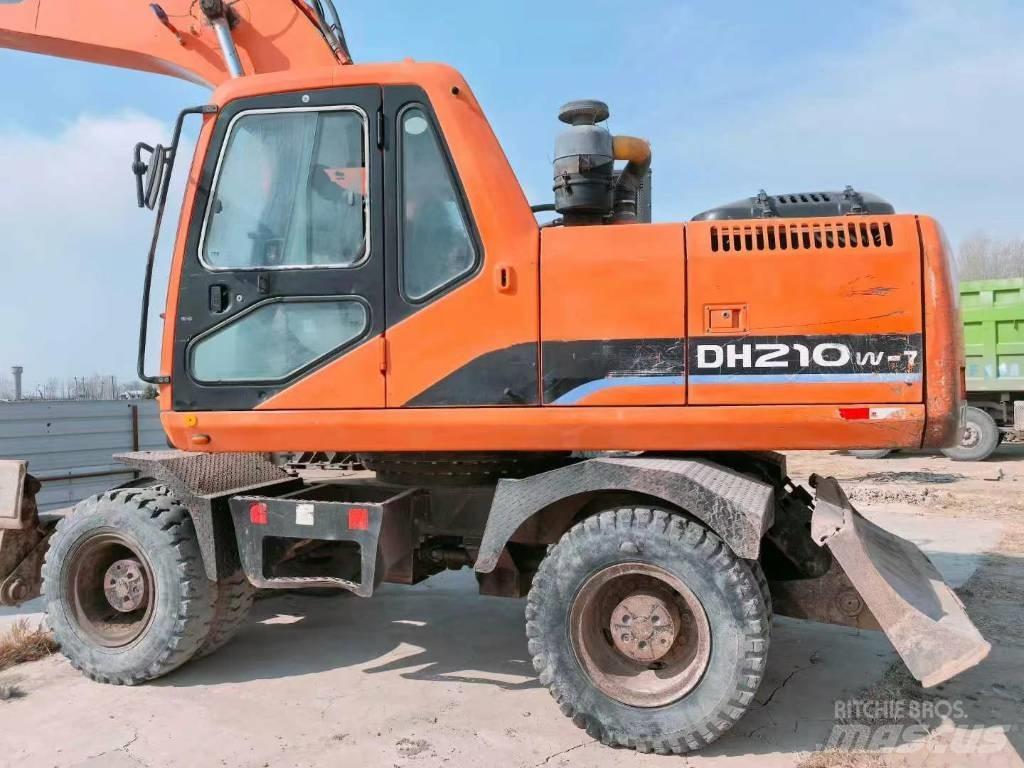 Doosan DH 210 W Bagri na kolesih