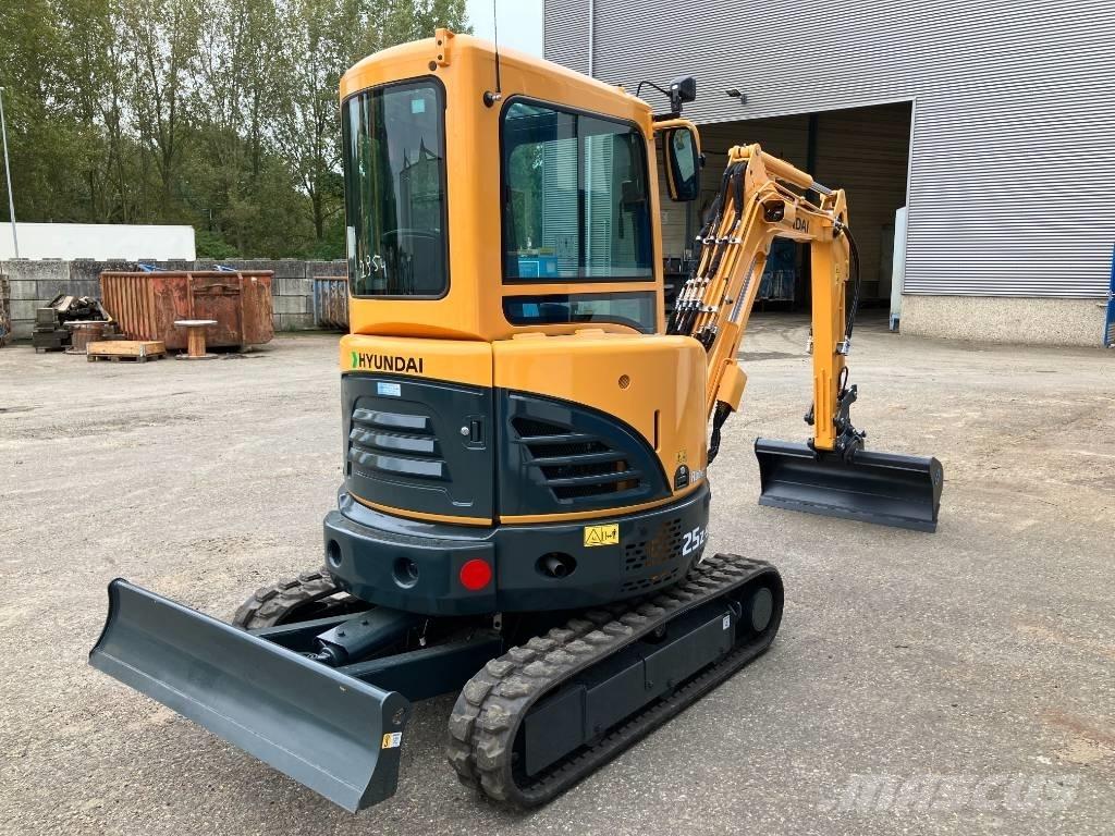 Hyundai R25Z-9AK Mini bagri <7t