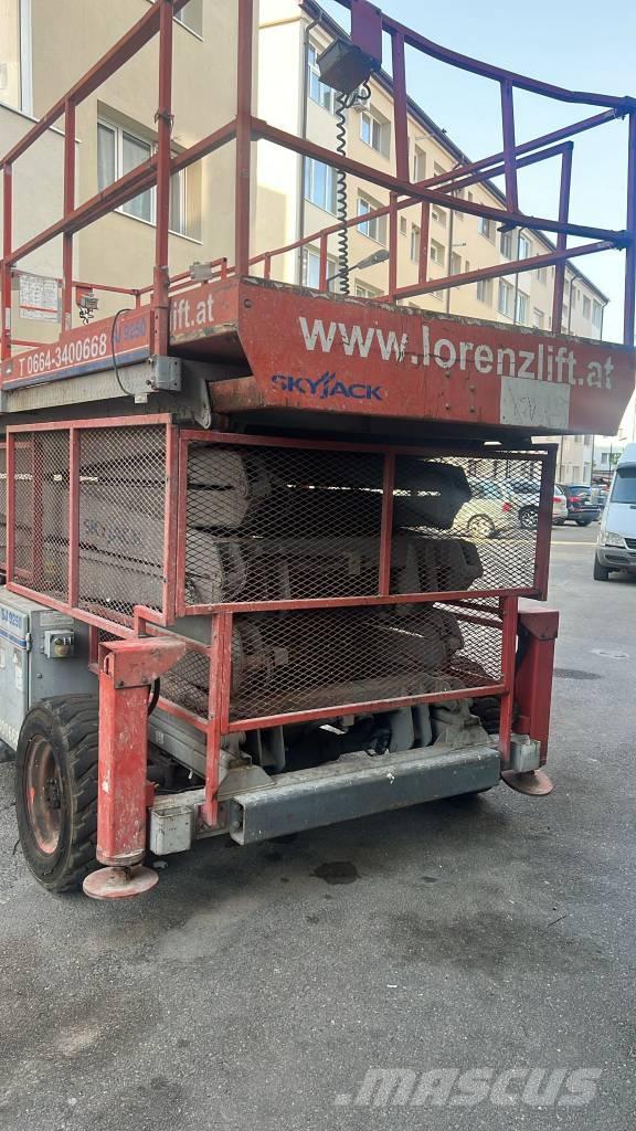 SkyJack SJ 9250 Gradbena dvigala  