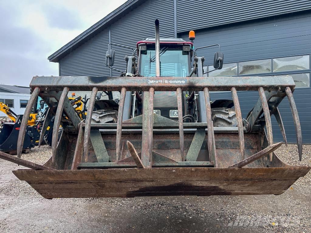 Valtra 900 Traktorji