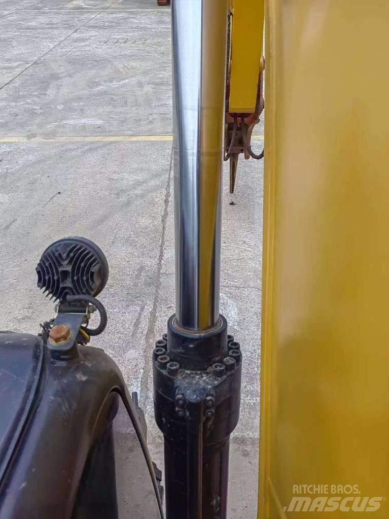 CAT CAT 323GX Bagri goseničarji