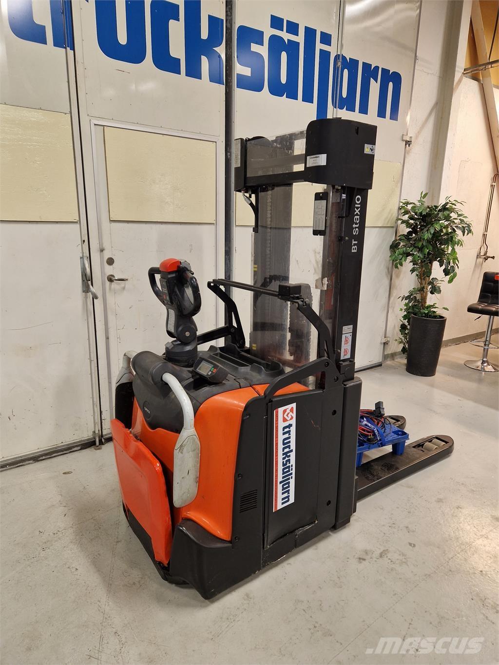 Toyota SPE160L Samopogonski ročni viličarji