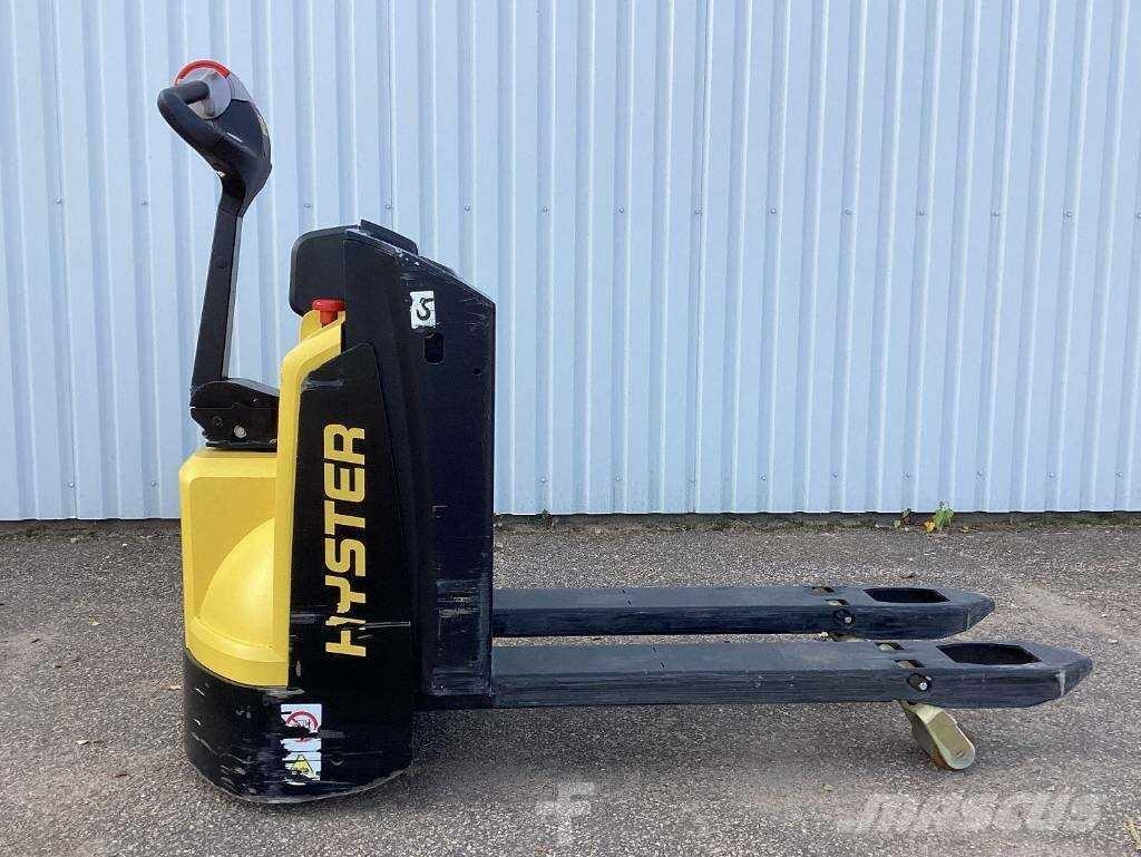 Hyster P2.0 Samopogonski ročni viličarji