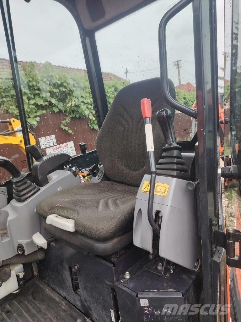 Kubota U 27-4 Mini bagri <7t