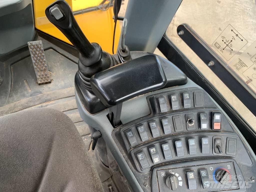 New Holland W 130 C Kolesni nakladalci