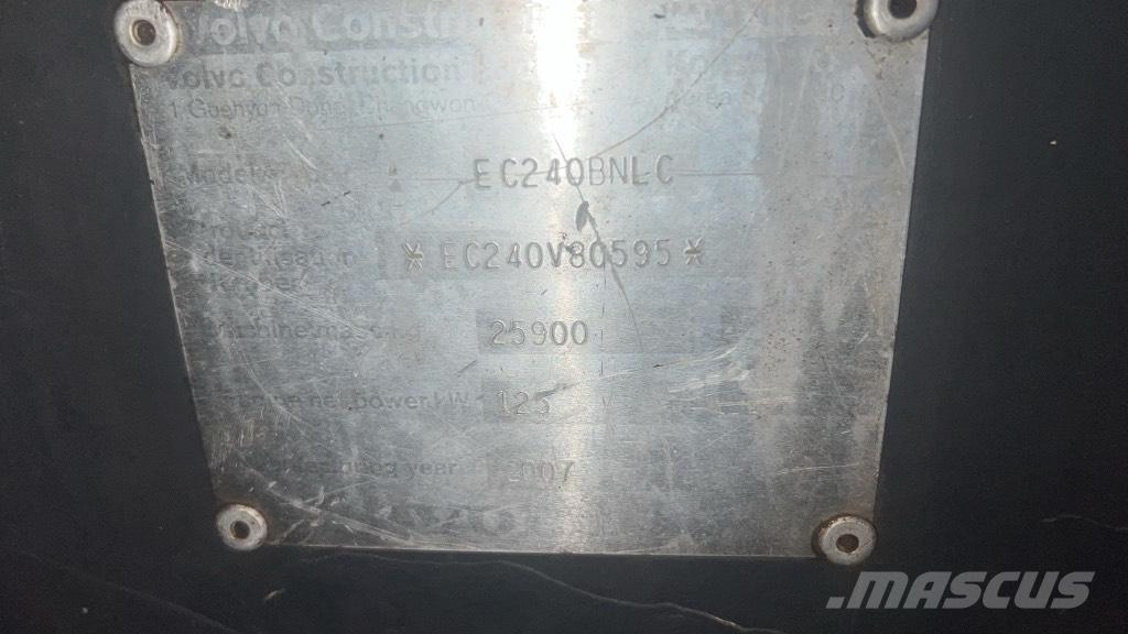 Volvo EC 240 B N LC Zavore