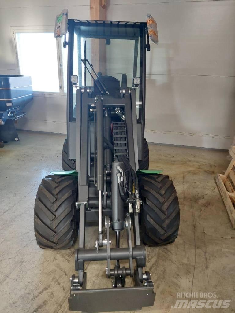Castloaders 800 ECO Večnamenski nakladalci