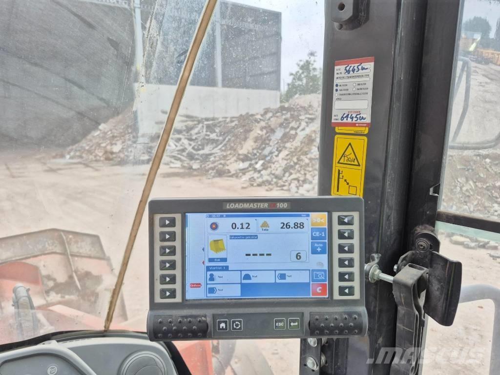 Hitachi ZW 250-6 Kolesni nakladalci