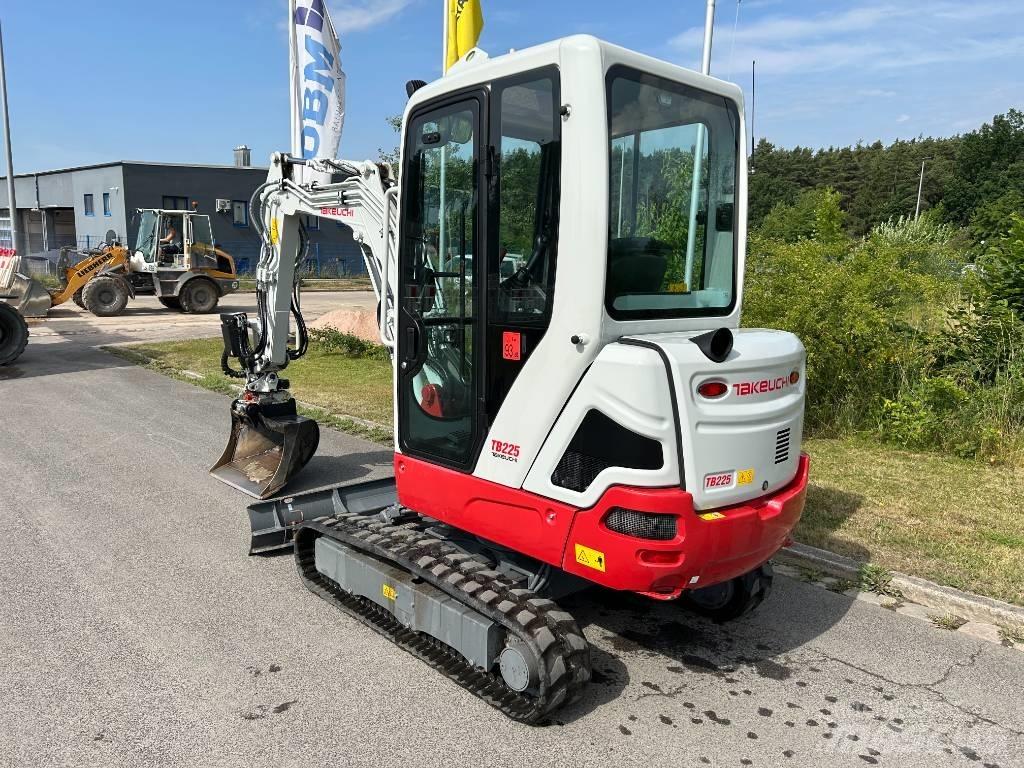 Takeuchi TB 225A V5 Mini bagri <7t