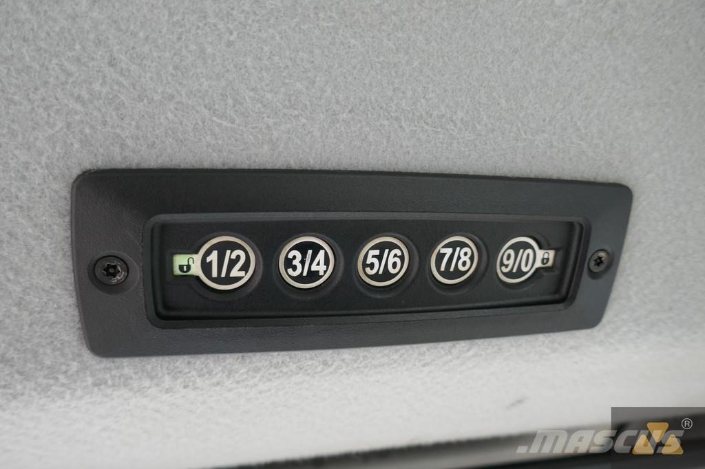 CAT 906M Kolesni nakladalci