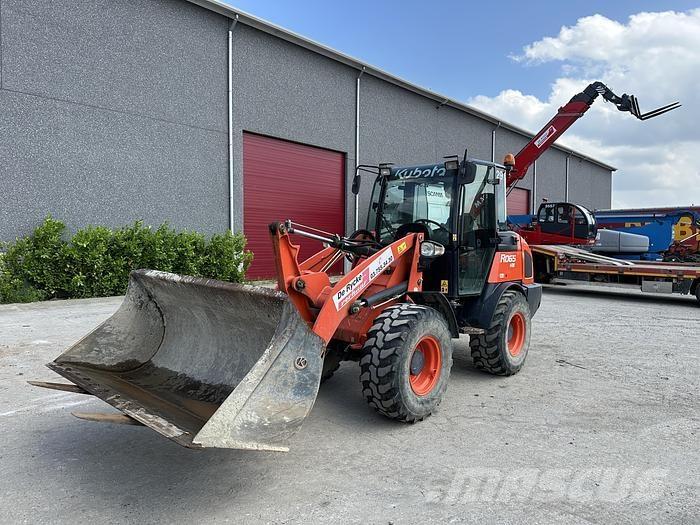 Kubota R065W Kolesni nakladalci