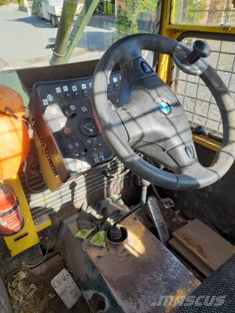 LKT 81 TURBO Skiderji