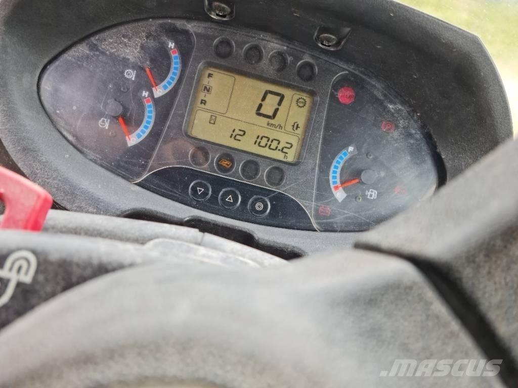 Hitachi ZW 220 Kolesni nakladalci