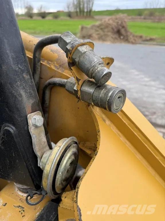 CAT 226B Skid steer mini nakladalci